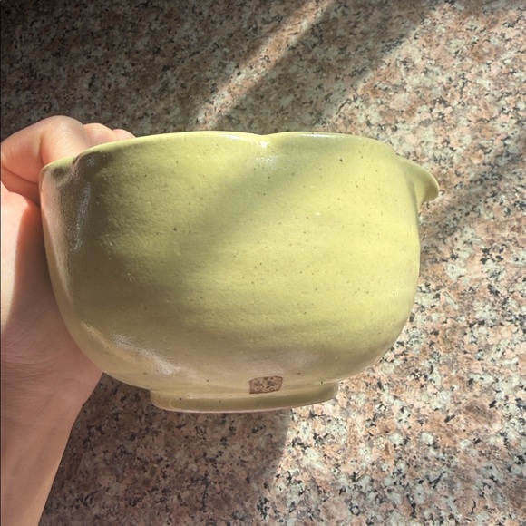 Butter Yellow Matcha Bowl - Picture 4 of 4